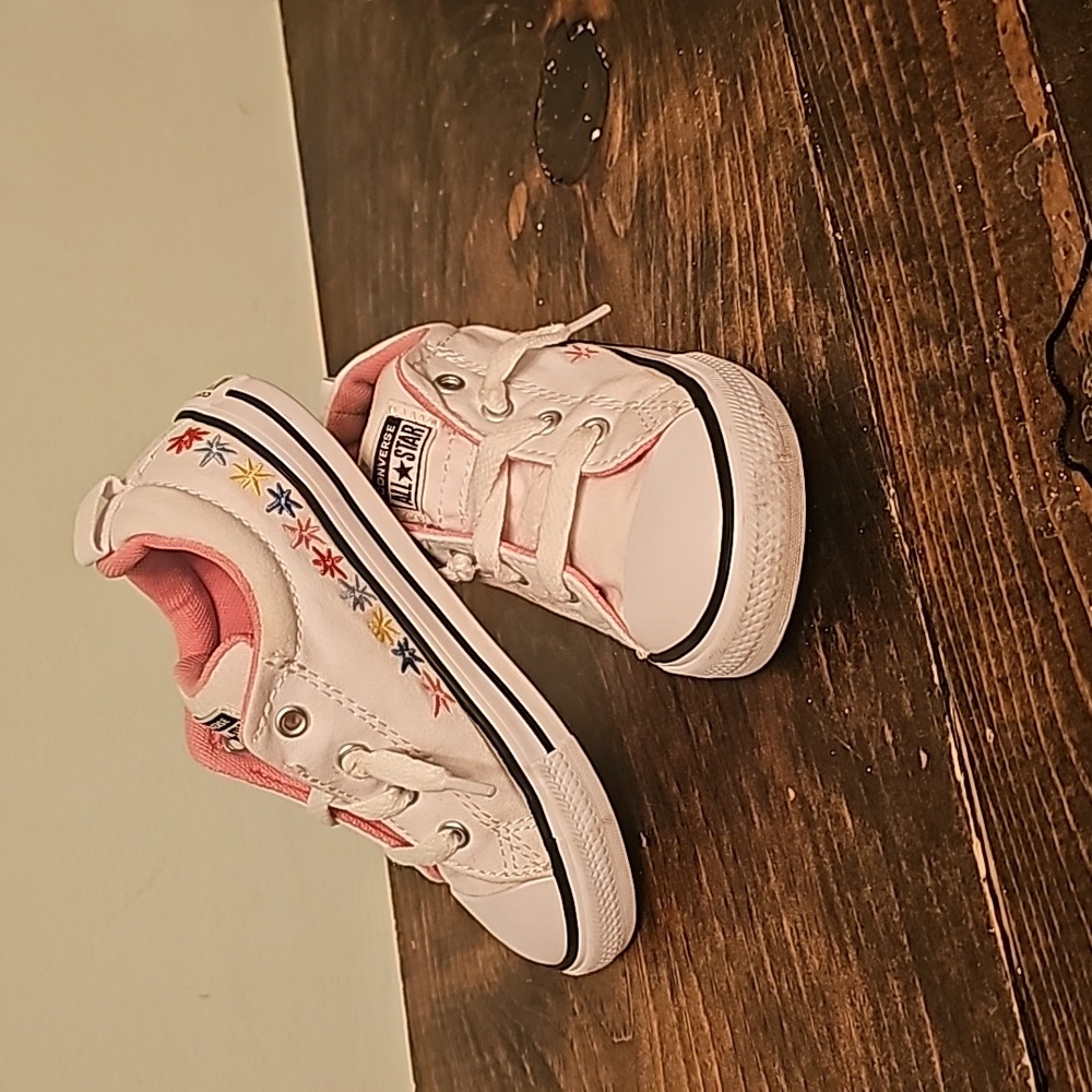 Converse white size10 toddlers